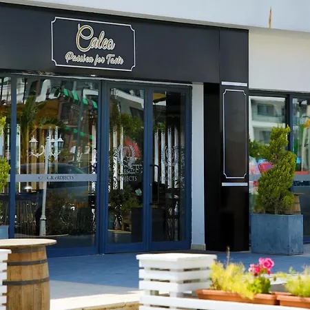 Modern In Caesar & Spa, Long