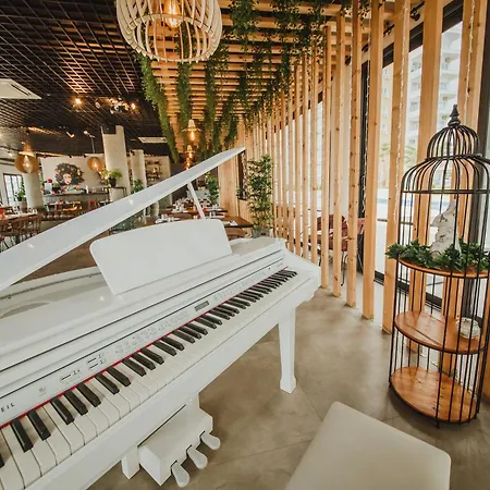 Modern In Caesar & Spa, Long Apartment Perivolia tou Trikomou