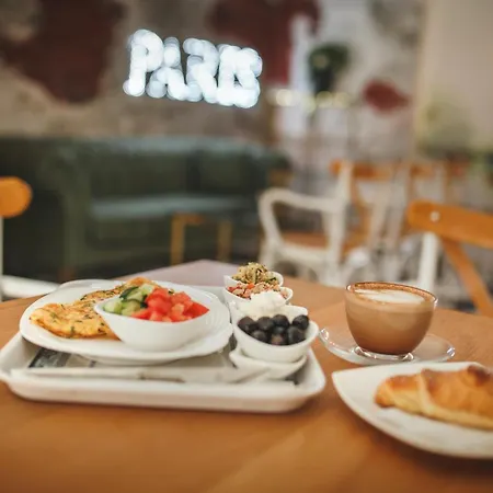 Modern In Caesar & Spa, Long Apartment