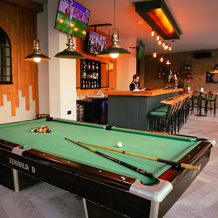 Modern In Caesar & Spa, Long