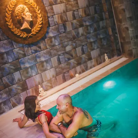 Modern In Caesar & Spa, Long