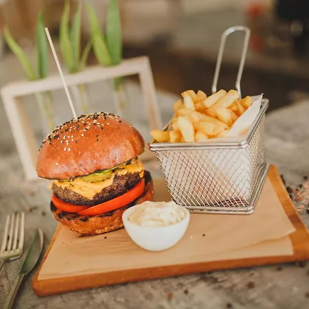 Modern In Caesar & Spa, Long * Perivolia tou Trikomou