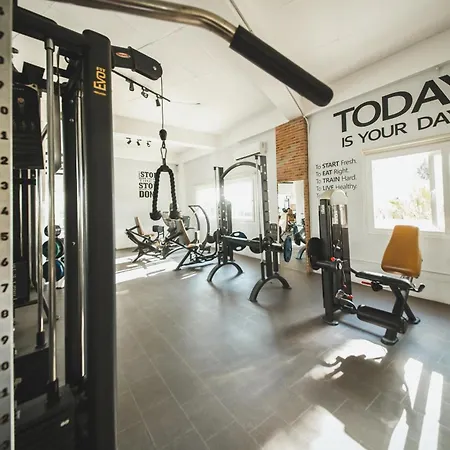 Modern In Caesar & Spa, Long Perivolia tou Trikomou