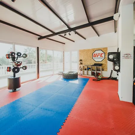 Modern In Caesar & Spa, Long Perivolia tou Trikomou